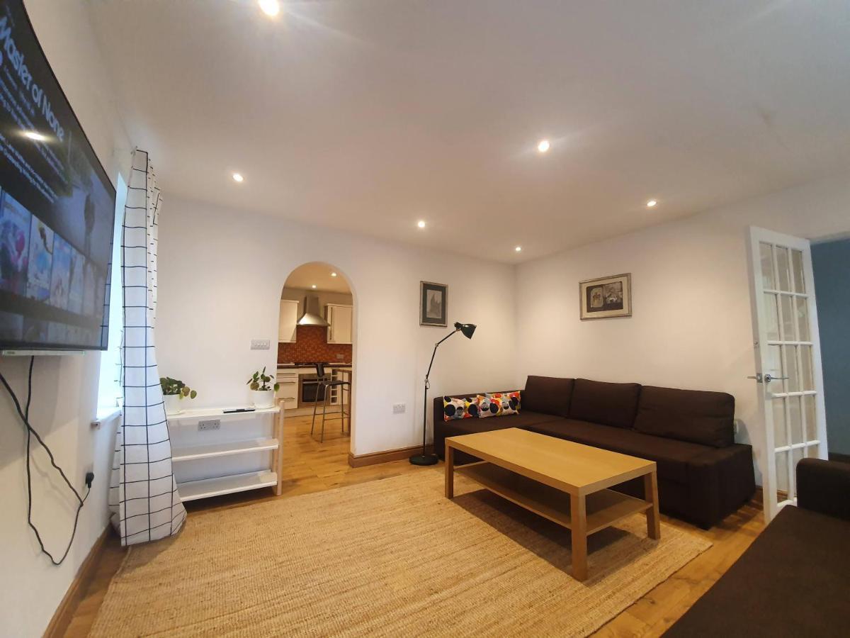 Beautiful House In The Heart Of A Golf Course. Apartment Manchester Bagian luar foto