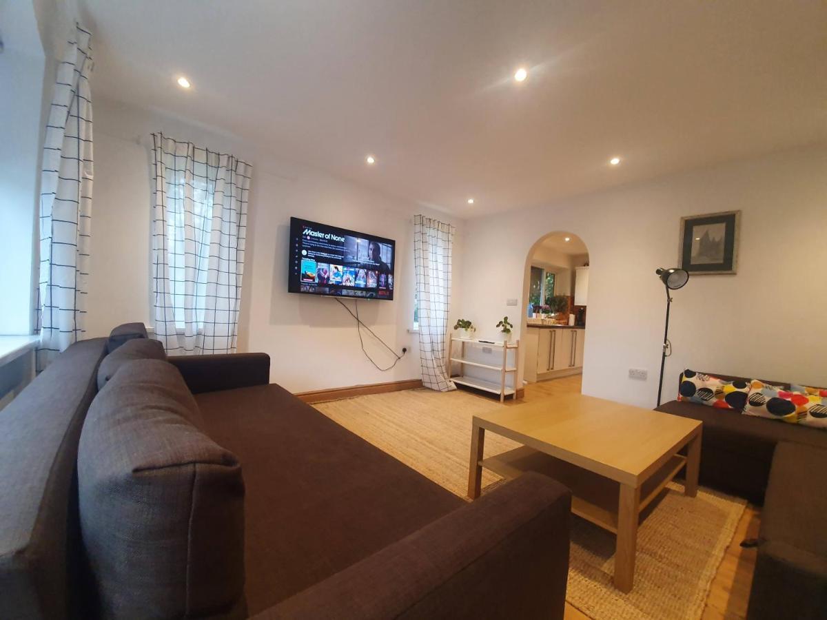 Beautiful House In The Heart Of A Golf Course. Apartment Manchester Bagian luar foto