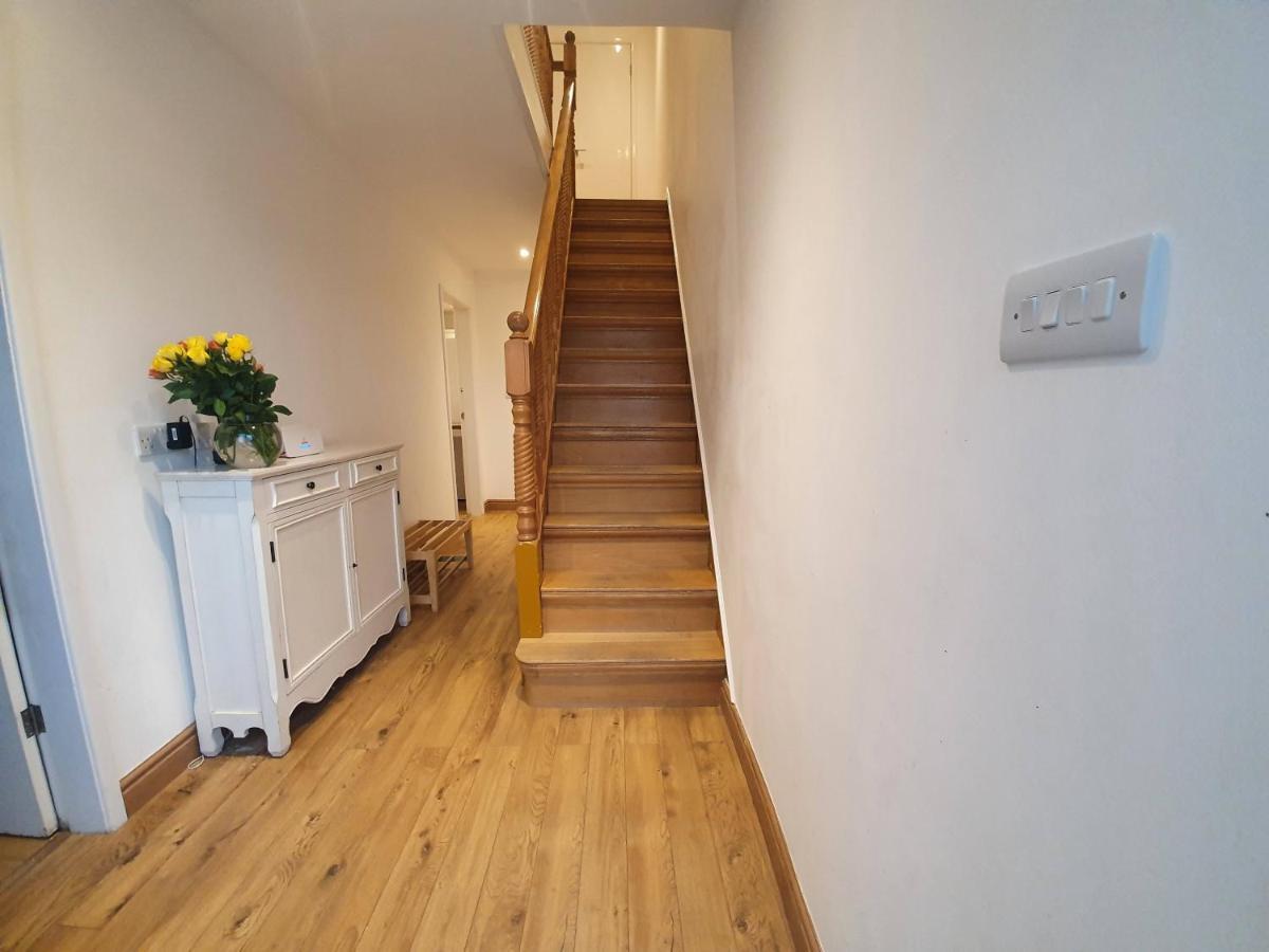 Beautiful House In The Heart Of A Golf Course. Apartment Manchester Bagian luar foto